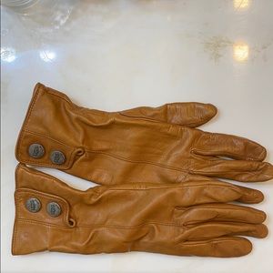 Women’s UGG leather gloves